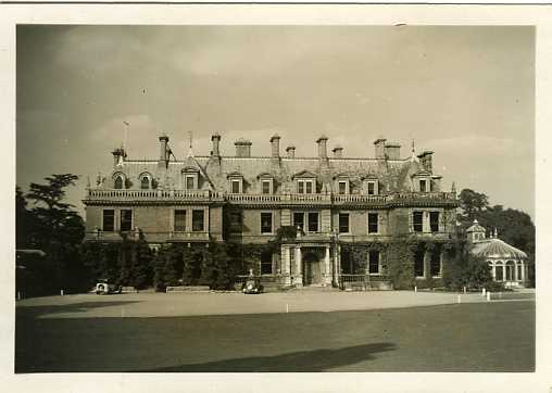 Sepia photo of Cobham Park from World War II